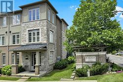 14 - 215 DUNDAS STREET E  Hamilton, ON L8B 0X1