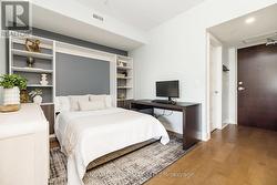 Double murphy bed, great for guests. - 