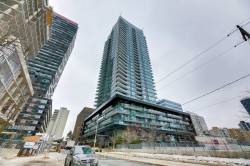 806-30 Roehampton Avenue Toronto, ON M4P 0B9