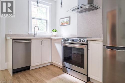 11 Dromore Crescent, Hamilton, ON - Indoor Photo Showing Kitchen