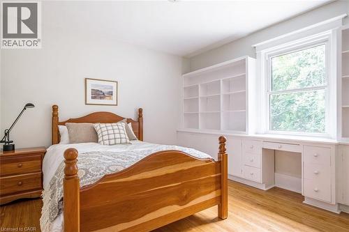 11 Dromore Crescent, Hamilton, ON - Indoor Photo Showing Bedroom