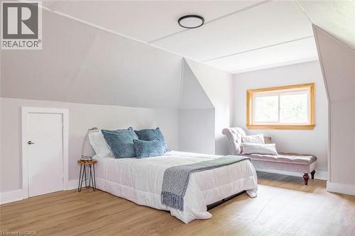 11 Dromore Crescent, Hamilton, ON - Indoor Photo Showing Bedroom