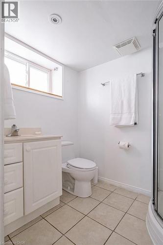 11 Dromore Crescent, Hamilton, ON - Indoor Photo Showing Bathroom