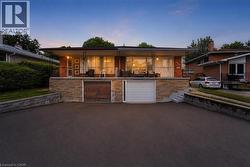 2589 LUNDIGAN Drive  Mississauga, ON L5J 3W2