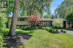 54 QUALICUM STREET  Ottawa, ON K2H 7H4
