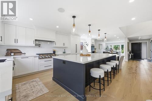 2029 Kempton Park Drive, Mississauga, ON - Indoor Photo Showing Kitchen With Upgraded Kitchen