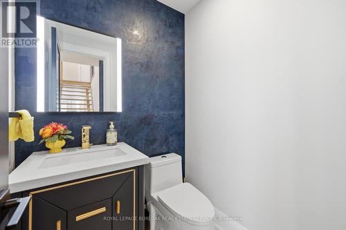 2029 Kempton Park Drive, Mississauga, ON - Indoor Photo Showing Bathroom