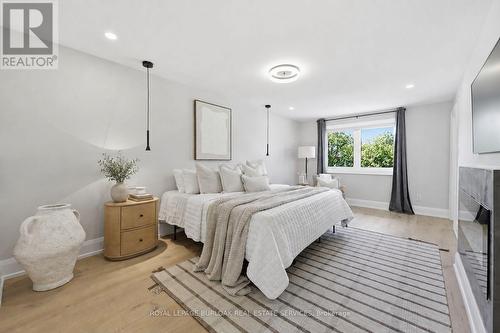 2029 Kempton Park Drive, Mississauga, ON - Indoor Photo Showing Bedroom