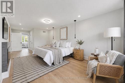 2029 Kempton Park Drive, Mississauga, ON - Indoor Photo Showing Bedroom
