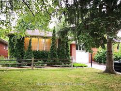 10 MILLGATE CRESCENT Toronto, ON M2K 1L6