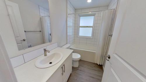 4816 52 Street, Wetaskiwin, AB - Indoor Photo Showing Bathroom