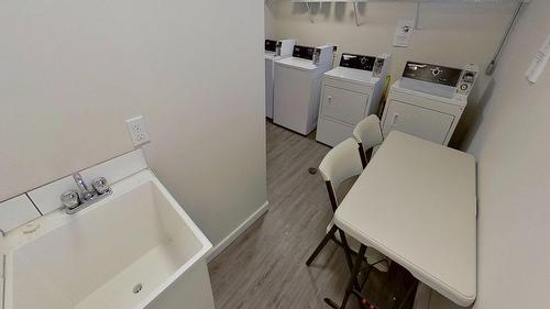 4816 52 Street, Wetaskiwin, AB - Indoor Photo Showing Laundry Room