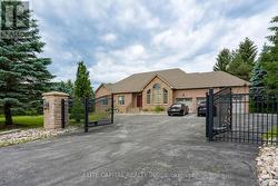 17 HILL TOP TRAIL  Whitchurch-Stouffville, ON L4A 3G7