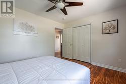 Second bedroom w / large closet - 
