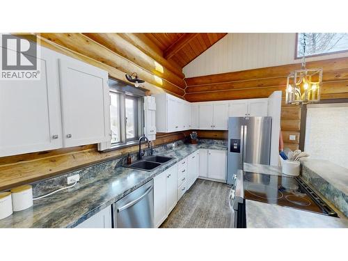 Kitchen - 1600 14Th Street, Invermere, BC 