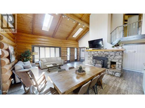 Dining - 1600 14Th Street, Invermere, BC 