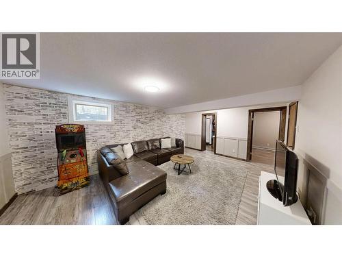 Family Room - 1600 14Th Street, Invermere, BC 