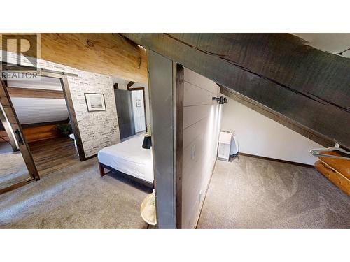 Den - 1600 14Th Street, Invermere, BC 