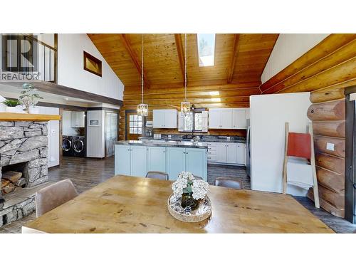 Dining - 1600 14Th Street, Invermere, BC 