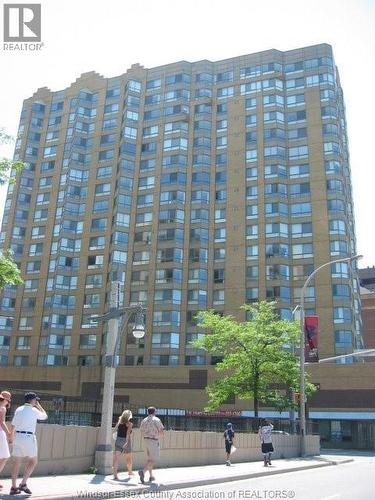 75 RIVERSIDE DRIVE East Unit# 1707 , Windsor, Ontario N9A 7C4