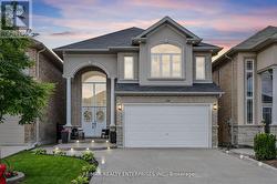 130 CHARTWELL CIRCLE  Hamilton, ON L9A 0C4