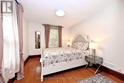 135 Elgin Street N, Cambridge, ON 