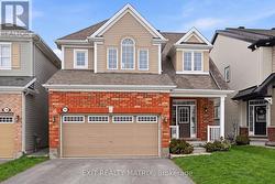 194 FLOWING CREEK CIRCLE Ottawa, ON K2M 2R7