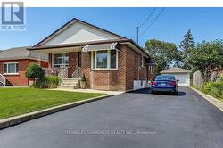 99 DUNCOMBE DRIVE  Hamilton, ON L9A 2G4