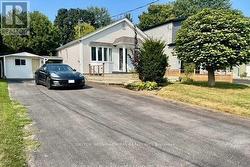 38 FENWOOD HEIGHTS  Toronto, ON M1M 2V8