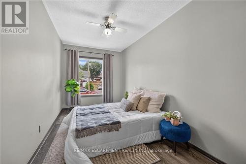 184 London Street N, Hamilton, ON - Indoor Photo Showing Bedroom