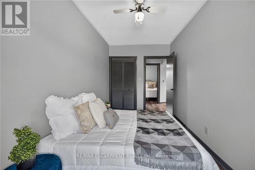 184 London Street N, Hamilton, ON - Indoor Photo Showing Bedroom