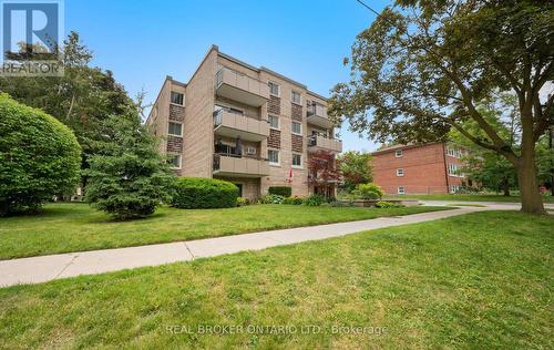202 - 21 ELIZABETH STREET S  Richmond Hill, ON L4C 3V5