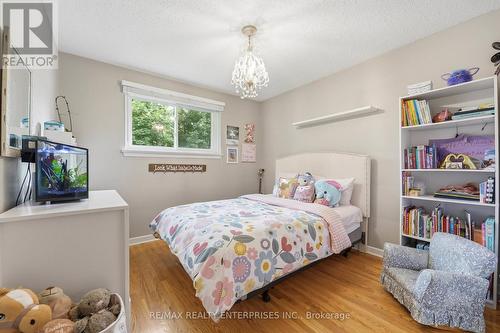 Bedroom, Large Window, Closet - 2589 Lundigan Drive, Mississauga, ON 