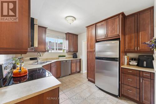 Tiled Flooring - 2589 Lundigan Drive, Mississauga, ON 