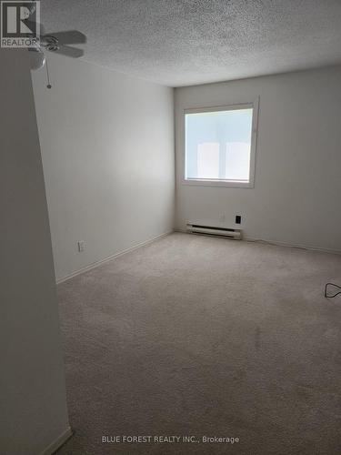 210 - 727 Deveron Crescent, London South (South T), ON 
