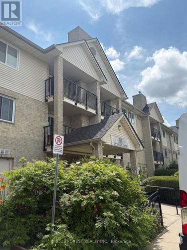 210 - 727 Deveron Crescent, London South (South T), ON 