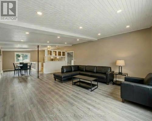 8404 Chippewa Road, Hamilton, ON 