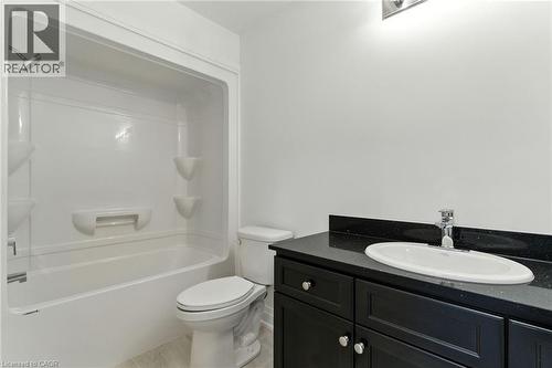 4 Clear Valley Lane, Mount Hope, ON - Indoor Photo Showing Bathroom