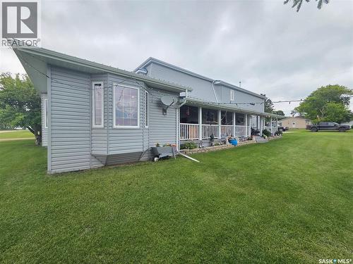 15 Adelaide Street, Manor, SK 
