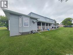 15 Adelaide STREET Manor, SK S0C 1R0