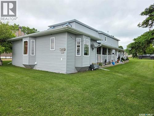 15 Adelaide Street, Manor, SK 