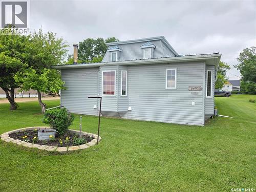 15 Adelaide Street, Manor, SK 