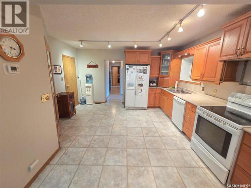 15 Adelaide Street, Manor, SK 