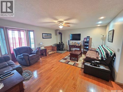 15 Adelaide Street, Manor, SK 