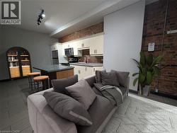 473 KING Street W Unit# B Hamilton, ON L8P 1B8