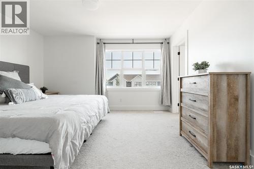 180 Rosewood Boulevard E, Saskatoon, SK 