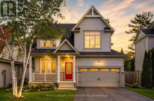 11 CHRISTY DRIVE  Wasaga Beach, ON L9Z 1S7