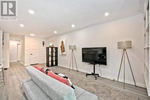 19 Beacham Crescent, Toronto, ON 