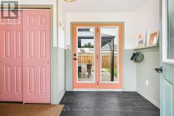 Garden doors to the secluded backyard - 
