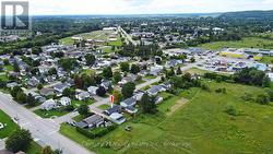 Short walk to the recreational trail - 